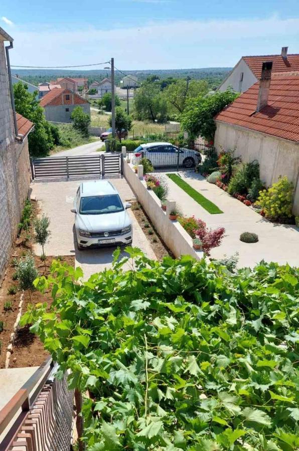 Lucija Apartment Pridraga Exterior foto